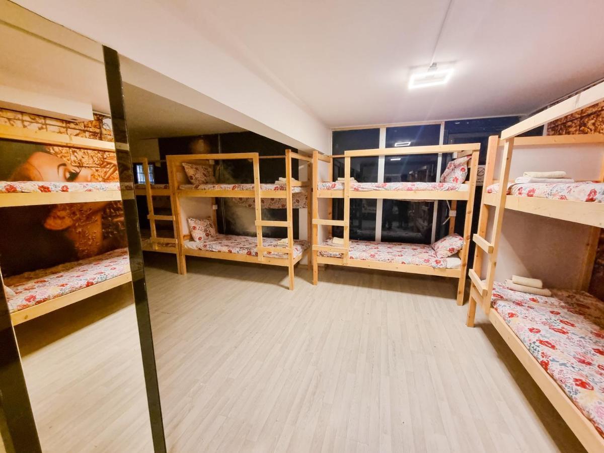 Unique City Hostel 100 Meters From Beach Lárnaka Kültér fotó