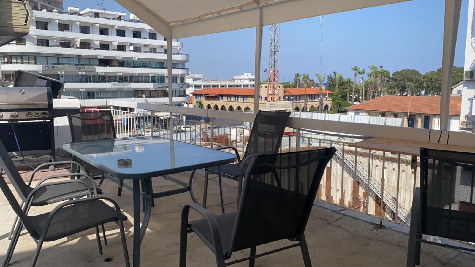 Unique City Hostel 100 Meters From Beach Lárnaka Kültér fotó